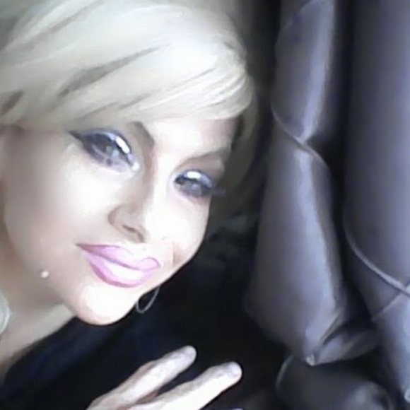 Meet your Posher, Lori - Picture 1 of 1